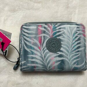 Brand New Kipling Money Love Wallet in Palmtree Leaves